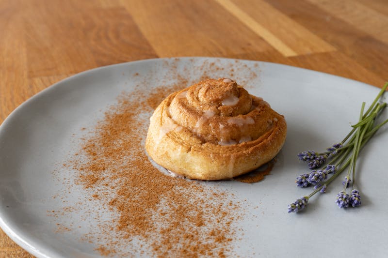 Cinnamon dessert pizza